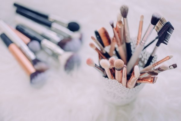 Makeup tools to be cleaned